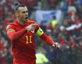 Gareth Bale vs Ryan Giggs is a debate